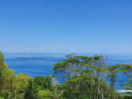 SEYCHELLES - LUXURY SEA FRONT VILLA
