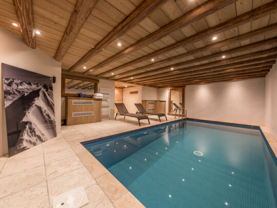 COURCHEVEL 1850 - CHALET WITH POOL