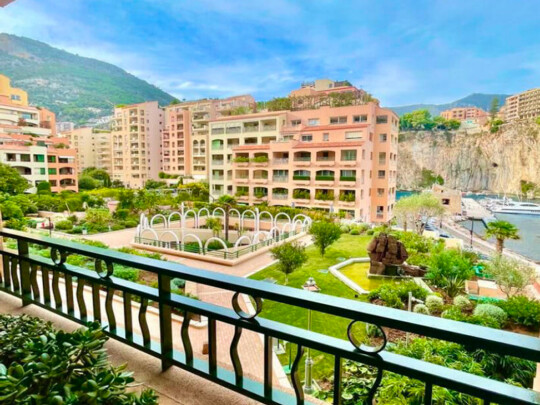 GRAND LARGE - RENOVATED 1-BEDROOM FLAT