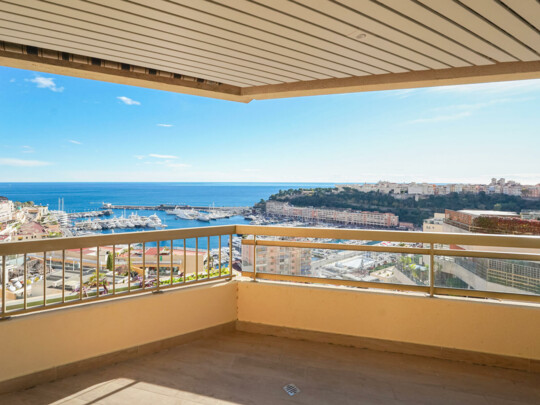 UNDER OFFER - CLOSE TO THE PORT - 3 ROOMS RENOVATED WITH SEA VIEW