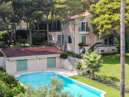 Продажа Saint-Jean-Cap-Ferrat Виллa / больше 5 комнат