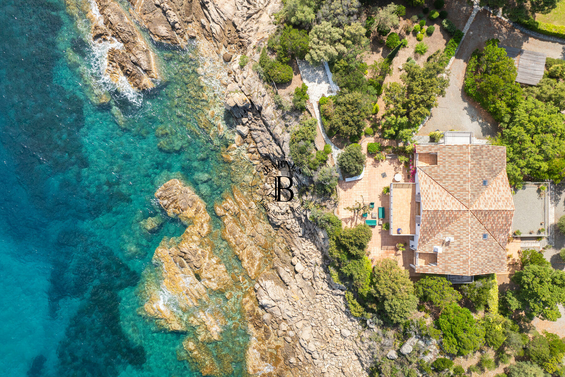 Продажа Sari-Solenzara Виллa / больше 5 комнат - 2/3