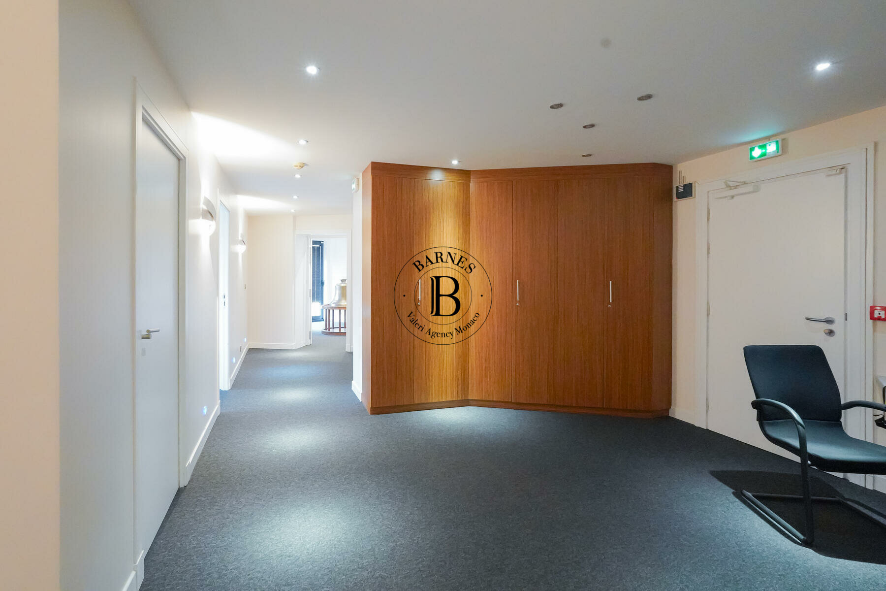 CARRE D'OR - PROCHE CASINO - GRANDS BUREAUX - 4/11