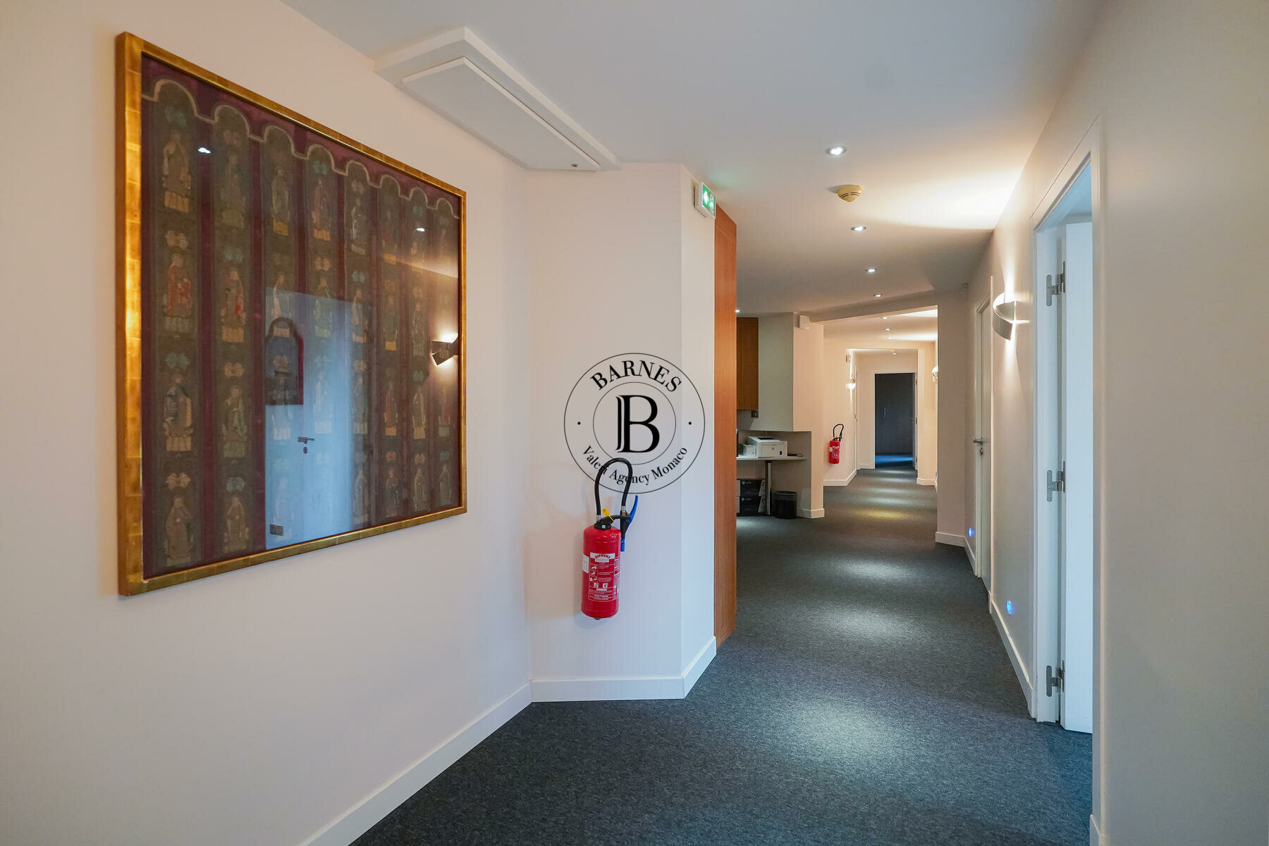 CARRE D'OR - PROCHE CASINO - GRANDS BUREAUX - 3/11