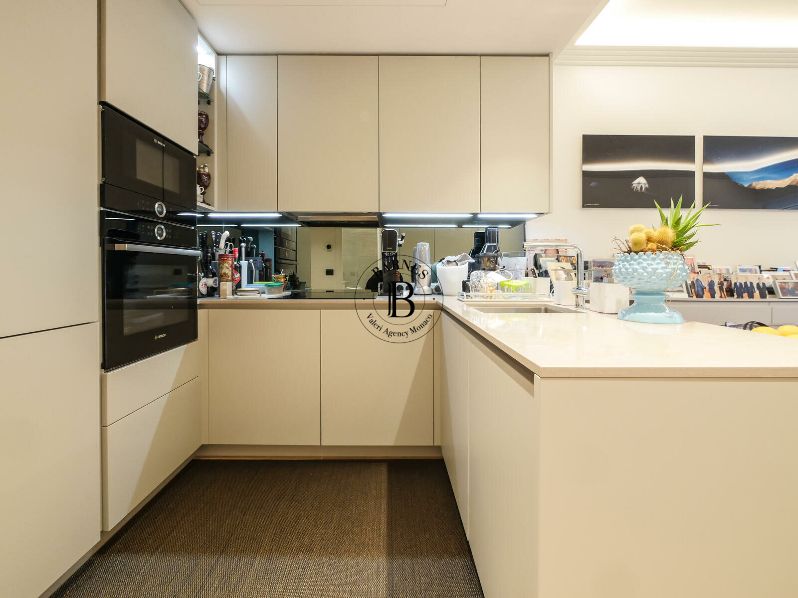 LES OLIVIERS - RENOVATED 1-BEDROOM FLAT - NEAR THE PORT - 4/10