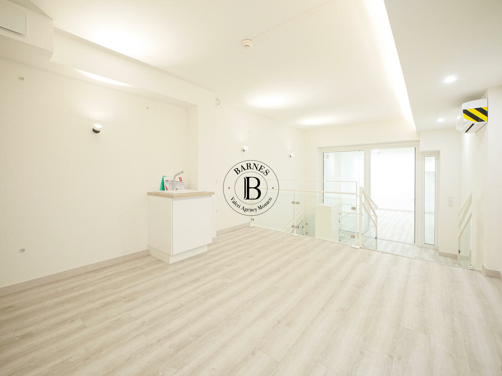 LE CASTEL - GRANDS BUREAUX RÉNOVÉS - 4/7