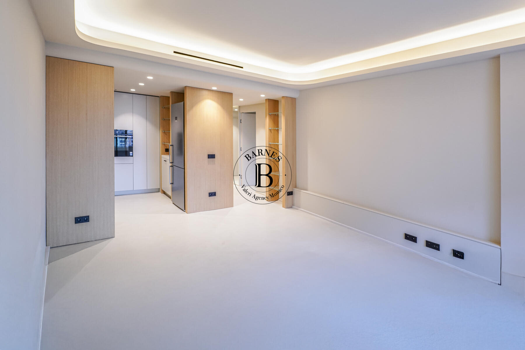 ROSA MARIS - 2 PIÈCES RENOVE - VUE ROSERAIE ET MER - 3/15